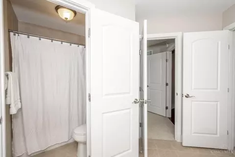 Bath - 4638 Braid Ln, Mason, OH 45040 photo 11 of 12