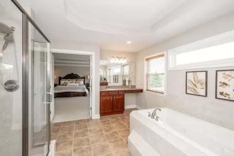 Bath - 4638 Braid Ln, Mason, OH 45040 photo 5 of 12