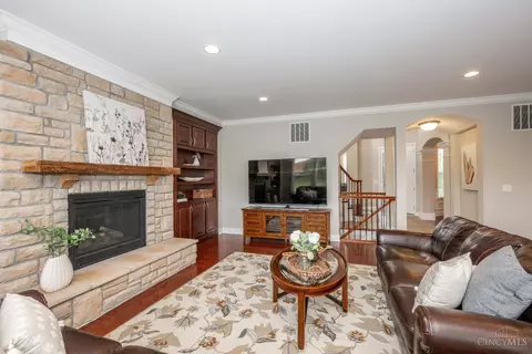 Living - 4638 Braid Ln, Mason, OH 45040 photo 6 of 9