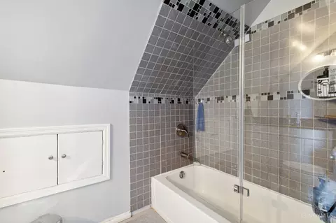 Bath - 3340 Meyer Pl, Cincinnati, OH 45211 photo 3 of 3