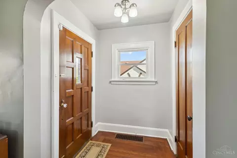 Entry Way - 3340 Meyer Pl, Cincinnati, OH 45211 photo 1 of 1