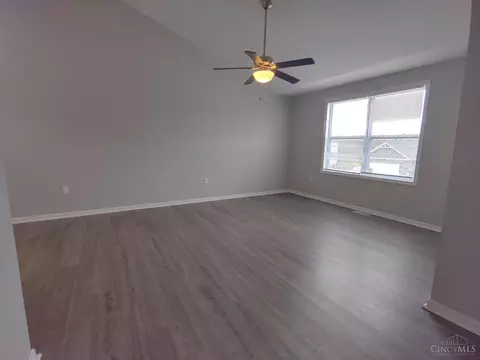 Living - 964 Golfview Dr, Hamilton, OH 45013 photo 1 of 4