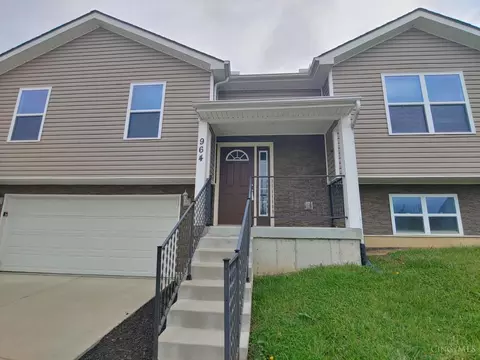 Exterior - 964 Golfview Dr, Hamilton, OH 45013 photo 3 of 6