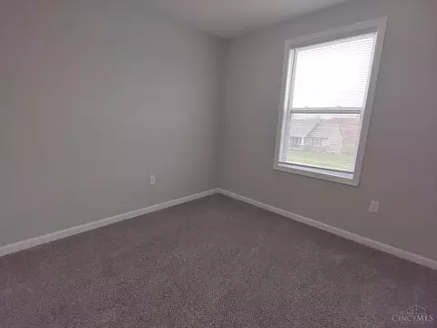 Bedroom - 964 Golfview Dr, Hamilton, OH 45013 photo 1 of 4