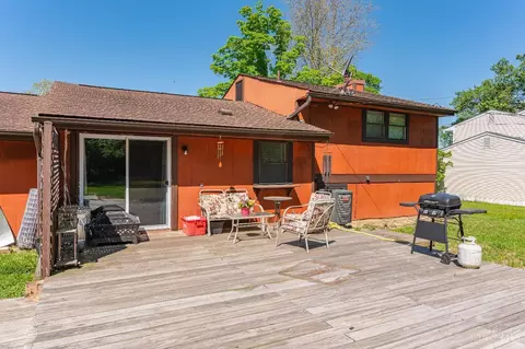 Exterior - 4592 Brookview Dr, Batavia, OH 45103 photo 5 of 6