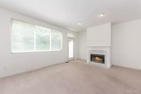 6557 Silverfox Dr, Cincinnati, OH 45230 photo 2