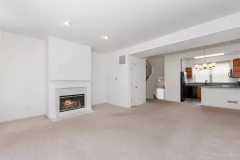 6557 Silverfox Dr, Cincinnati, OH 45230 photo 3