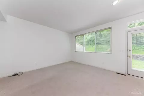 6557 Silverfox Dr, Cincinnati, OH 45230 photo 4