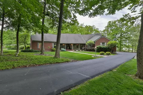 6024 Squirrelwood Ct, Cincinnati, OH 45247
