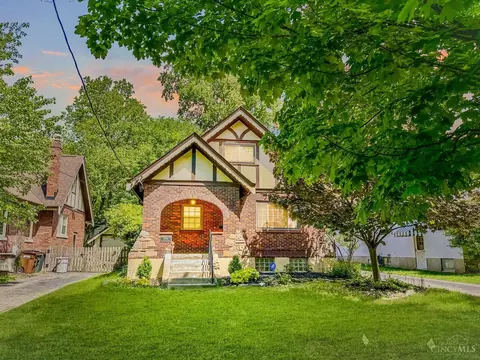 3706 Homewood Rd, Mariemont, OH 45227