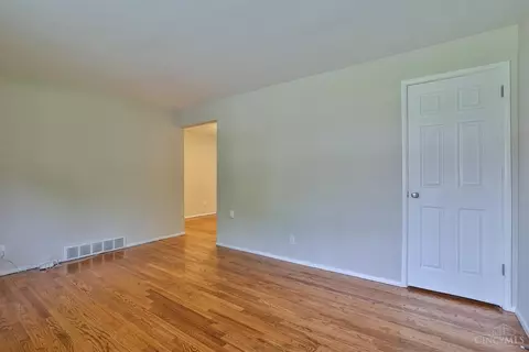 9256 Neil Dr, Cincinnati, OH 45231 photo 8