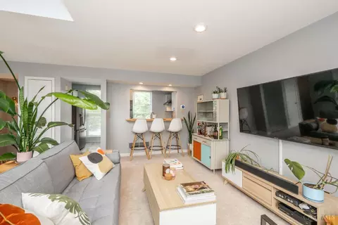 Living - 1009 John St, Cincinnati, OH 45203 photo 5 of 5