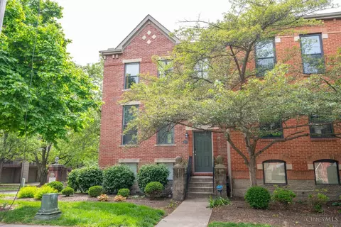 Exterior - 1009 John St, Cincinnati, OH 45203 photo 7 of 8