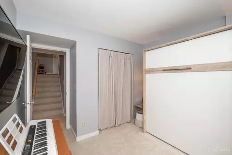 Bedroom - 1009 John St, Cincinnati, OH 45203 photo 4 of 4