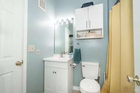 Bath - 1009 John St, Cincinnati, OH 45203 photo 1 of 2