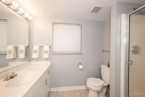 Bath - 1009 John St, Cincinnati, OH 45203 photo 2 of 2