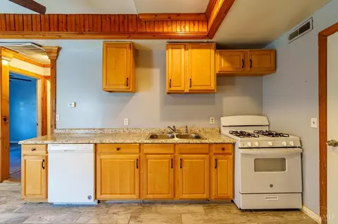 Kitchen - 6264 Simpson Ave, Cincinnati, OH 45224 photo 1 of 2