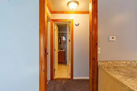Entry Way - 6264 Simpson Ave, Cincinnati, OH 45224 photo 1 of 2