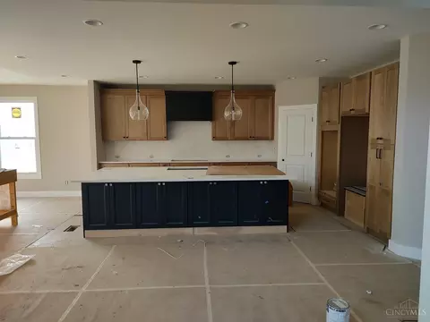 Kitchen - 586 Forestedge Dr, Cincinnati, OH 45255 photo 1 of 2