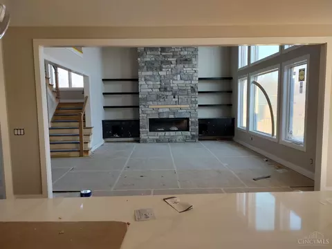 Living - 586 Forestedge Dr, Cincinnati, OH 45255 photo 2 of 5