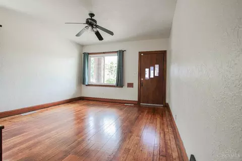 Living - 408 Jefferson Ave, Reading, OH 45215 photo 2 of 3