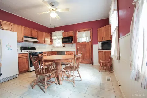 Kitchen - 408 Jefferson Ave, Reading, OH 45215 photo 1 of 2