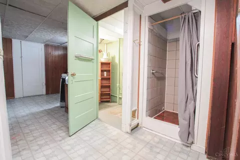 Bath - 408 Jefferson Ave, Reading, OH 45215 photo 2 of 3