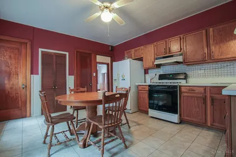 Kitchen - 408 Jefferson Ave, Reading, OH 45215 photo 2 of 2