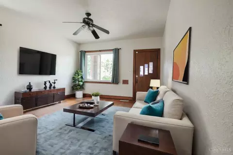 Living - 408 Jefferson Ave, Reading, OH 45215 photo 3 of 3