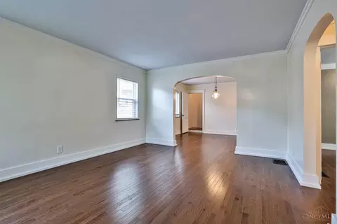 Living - 6815 Roe St, Cincinnati, OH 45227 photo 1 of 3