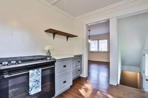 Entry Way - 6815 Roe St, Cincinnati, OH 45227 photo 1 of 2