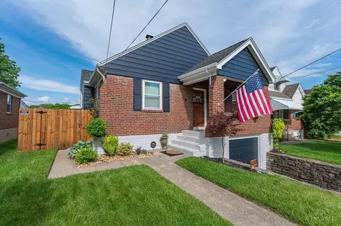 Exterior - 4530 Camberwell Rd, Cincinnati, OH 45209 photo 4 of 15