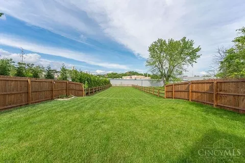 Exterior - 4530 Camberwell Rd, Cincinnati, OH 45209 photo 8 of 15