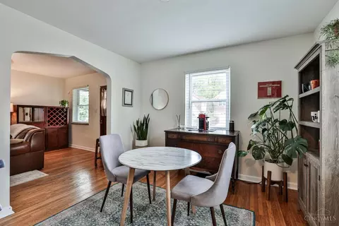 Dining - 4530 Camberwell Rd, Cincinnati, OH 45209 photo 3 of 3