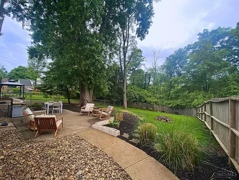 Exterior - 8633 Melody Ln, Cincinnati, OH 45231 photo 3 of 6