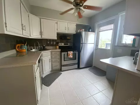 Kitchen - 8633 Melody Ln, Cincinnati, OH 45231 photo 1 of 2