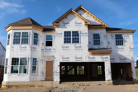 8192 Stone Dr #37, West Chester, OH 45241
