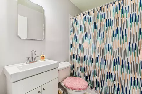 Bath - 781 Crowden Dr, Cincinnati, OH 45224 photo 2 of 2
