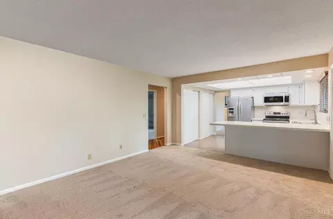 7746 Woodside Ct, Maineville, OH 45039 photo 8