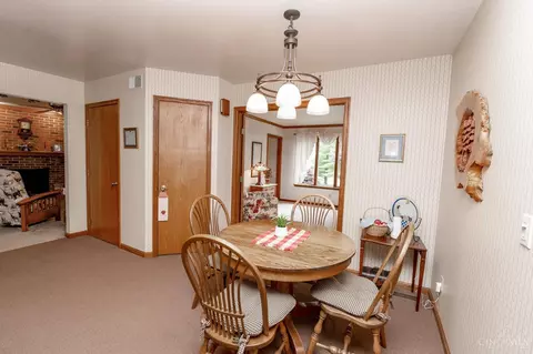 Dining - 9625 Dick Rd, Harrison, OH 45030 photo 4 of 4
