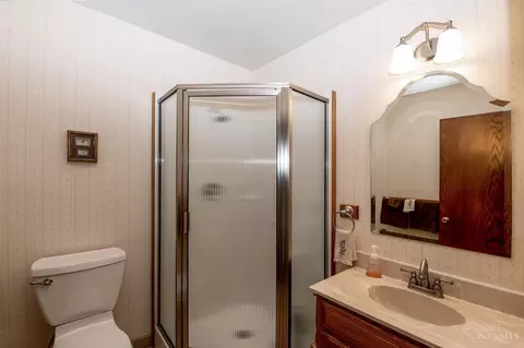 Bath - 9625 Dick Rd, Harrison, OH 45030 photo 3 of 4