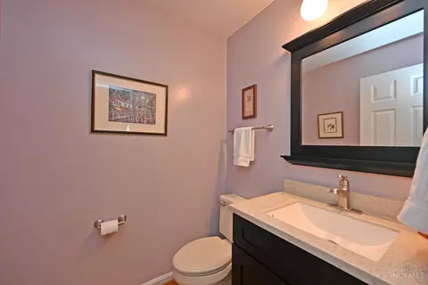Bath - 7933 Bar Harbor Dr, Cincinnati, OH 45255 photo 1 of 5