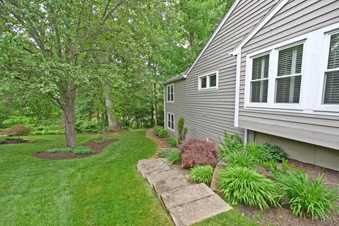 Exterior - 7933 Bar Harbor Dr, Cincinnati, OH 45255 photo 12 of 14