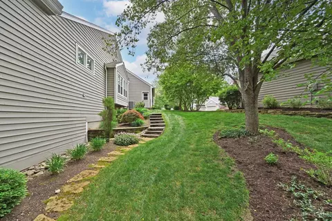 Exterior - 7933 Bar Harbor Dr, Cincinnati, OH 45255 photo 13 of 14