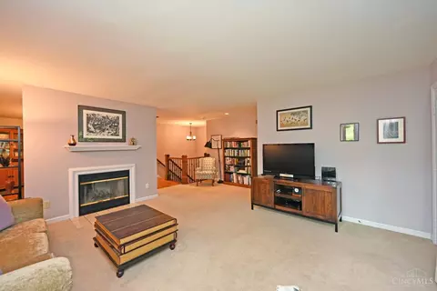 Living - 7933 Bar Harbor Dr, Cincinnati, OH 45255 photo 4 of 6