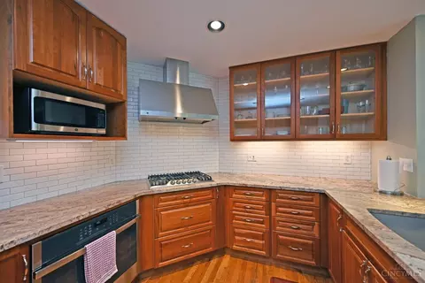 Kitchen - 7933 Bar Harbor Dr, Cincinnati, OH 45255 photo 2 of 4