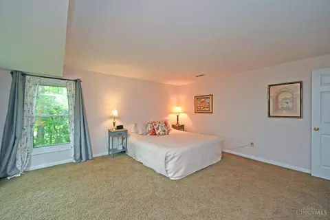 Bedroom - 7933 Bar Harbor Dr, Cincinnati, OH 45255 photo 5 of 6