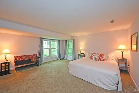 Bedroom - 7933 Bar Harbor Dr, Cincinnati, OH 45255 photo 4 of 6
