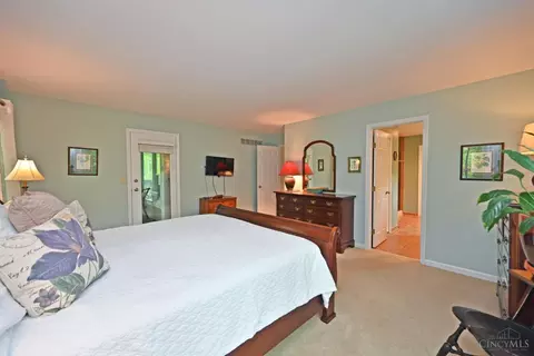 Bedroom - 7933 Bar Harbor Dr, Cincinnati, OH 45255 photo 3 of 6