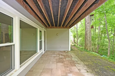 Exterior - 7933 Bar Harbor Dr, Cincinnati, OH 45255 photo 7 of 14